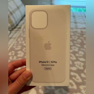 NWT Apple iPhone 12 silicone case white